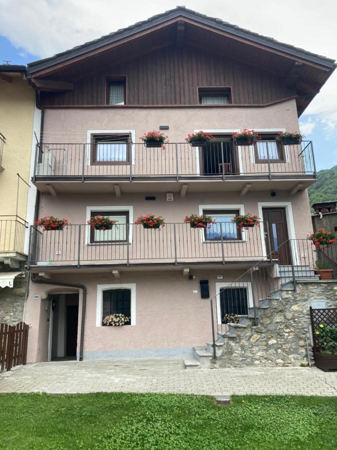 Vila Senin House Aosta Exteriér fotografie