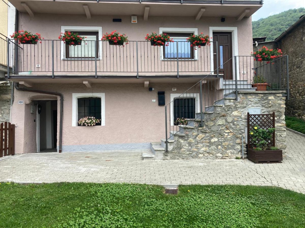 Vila Senin House Aosta Exteriér fotografie